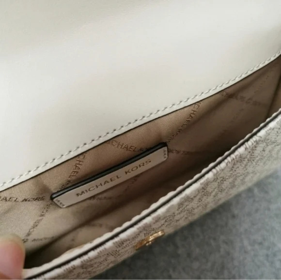 Authentic Michael Kors Jet Set Envelope Crossbody | Vanilla Signature | NWT - Picture 10 of 11